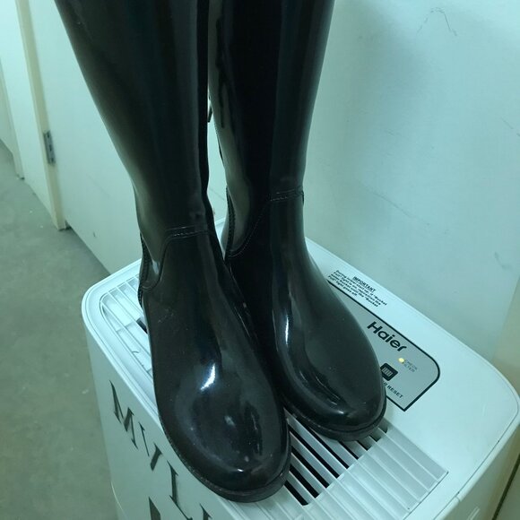 Michael Kors Larson Back Laced Rain boots Rubber Black sz 7M - Picture 1 of 6